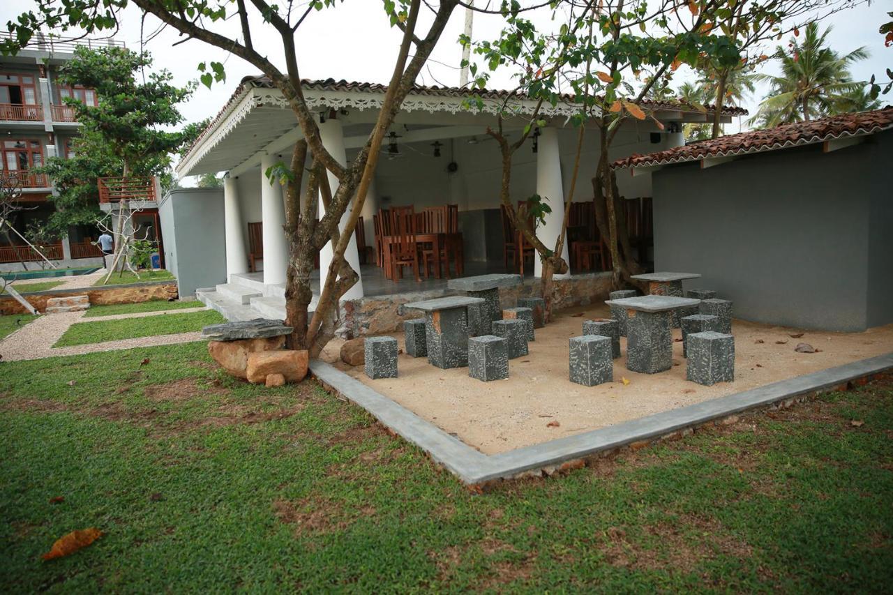 Samaraana Hotel Ahangama Exterior photo